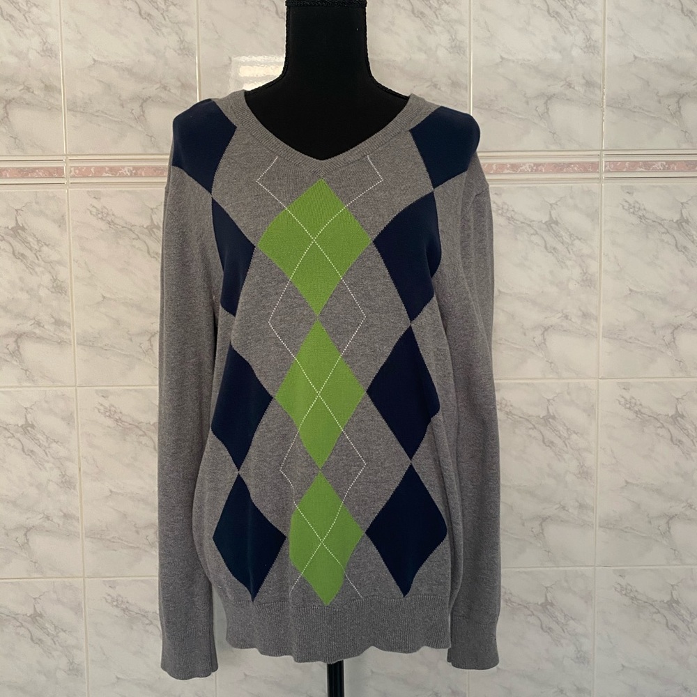Men’s old navy v neck sweater